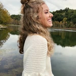 Meet your Posher, Caroline